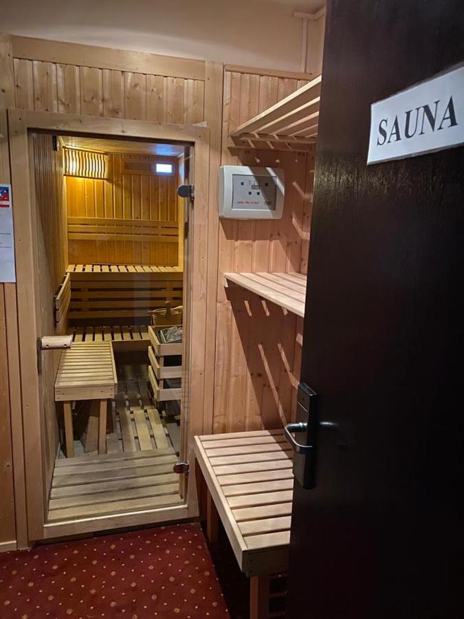 Hotel Miraj - Restaurant & Sauna & Biliard Poiana Brasov Exterior foto