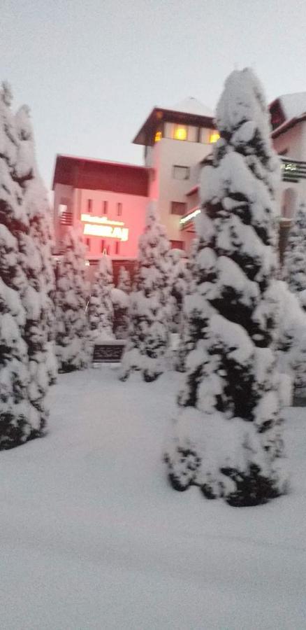 Hotel Miraj - Restaurant & Sauna & Biliard Poiana Brasov Exterior foto