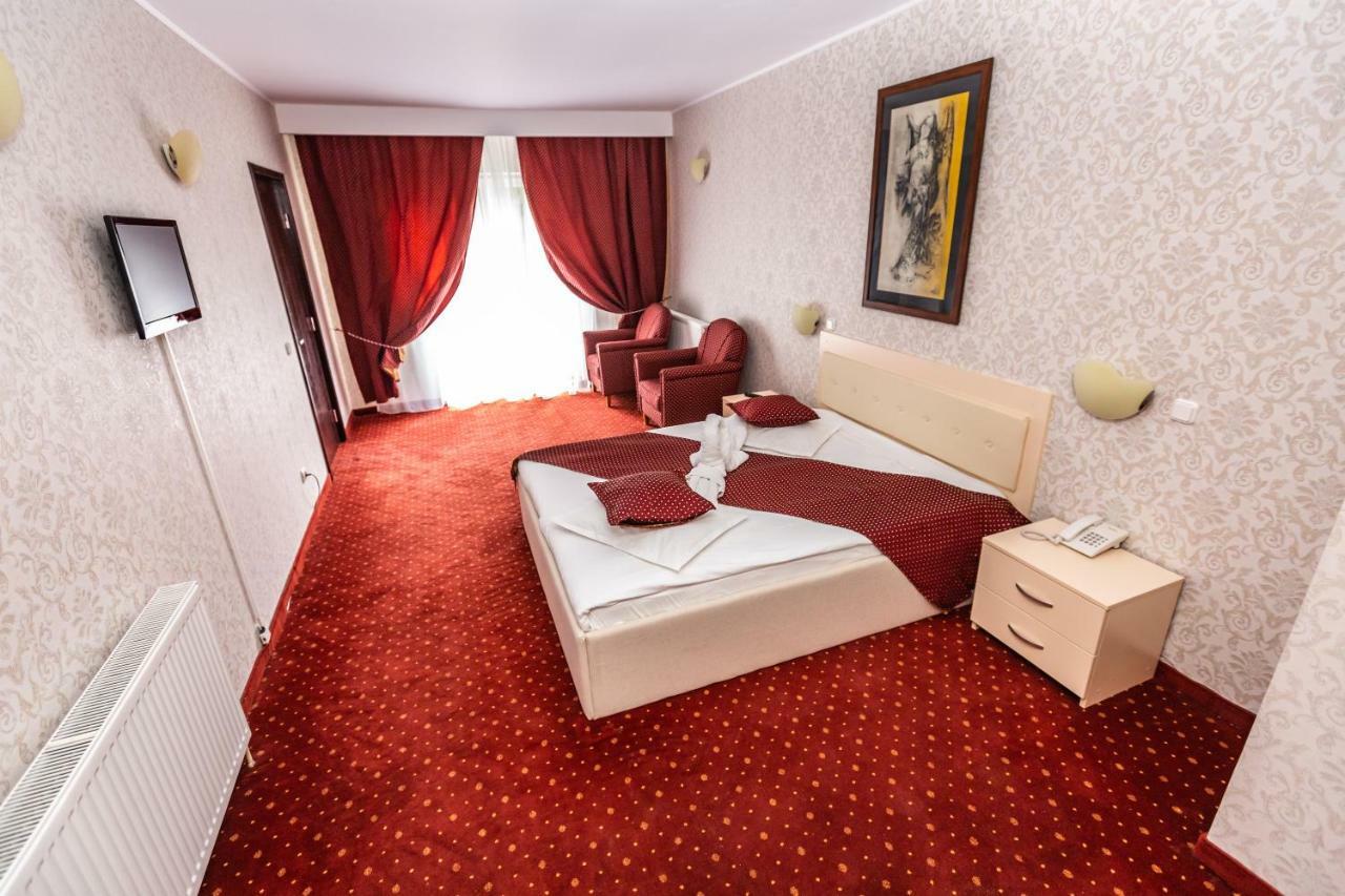 Hotel Miraj - Restaurant & Sauna & Biliard Poiana Brasov Exterior foto