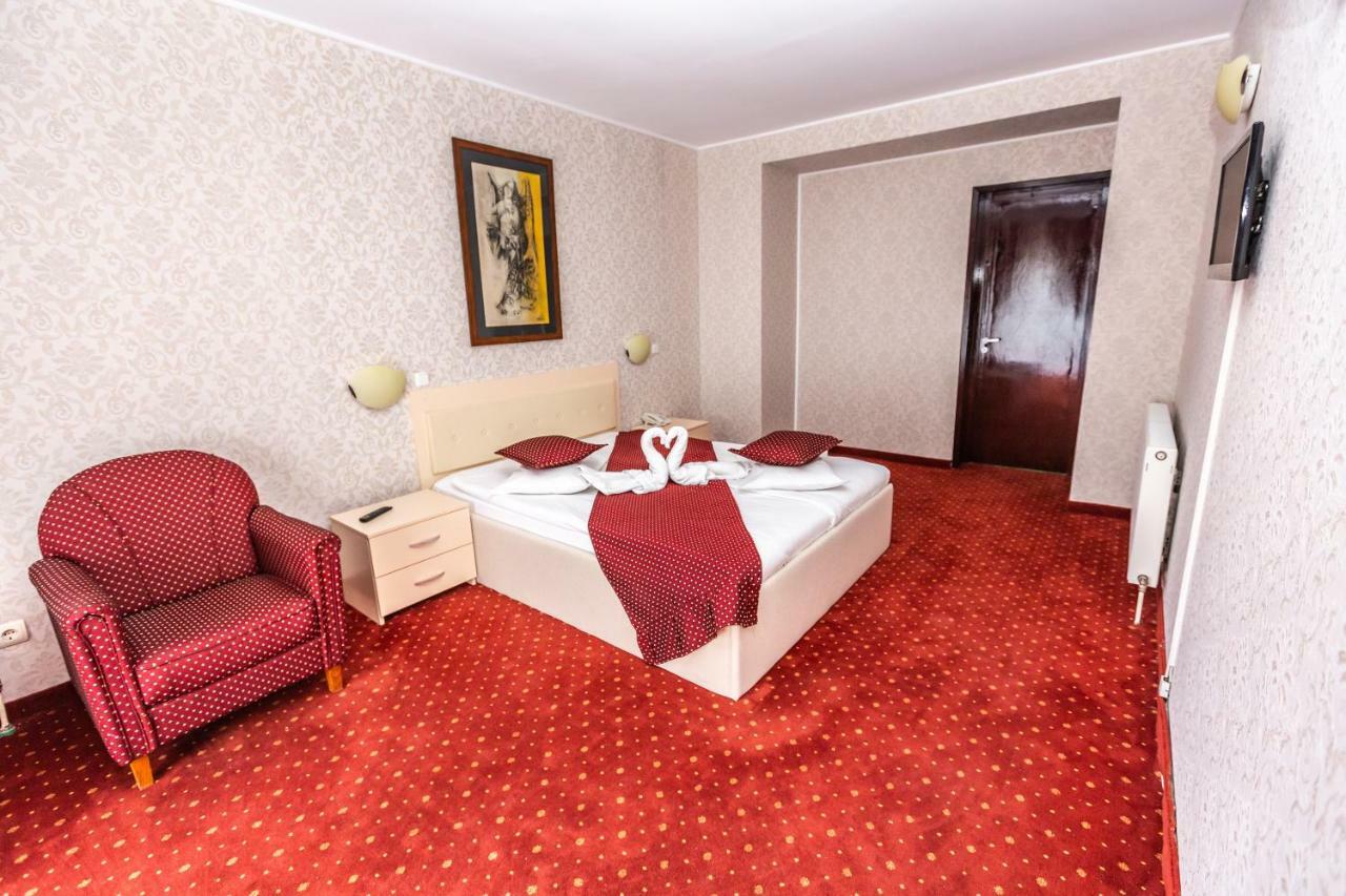 Hotel Miraj - Restaurant & Sauna & Biliard Poiana Brasov Exterior foto