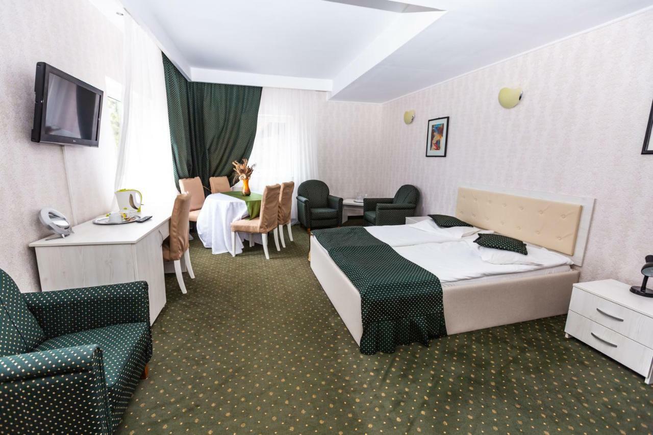 Hotel Miraj - Restaurant & Sauna & Biliard Poiana Brasov Exterior foto